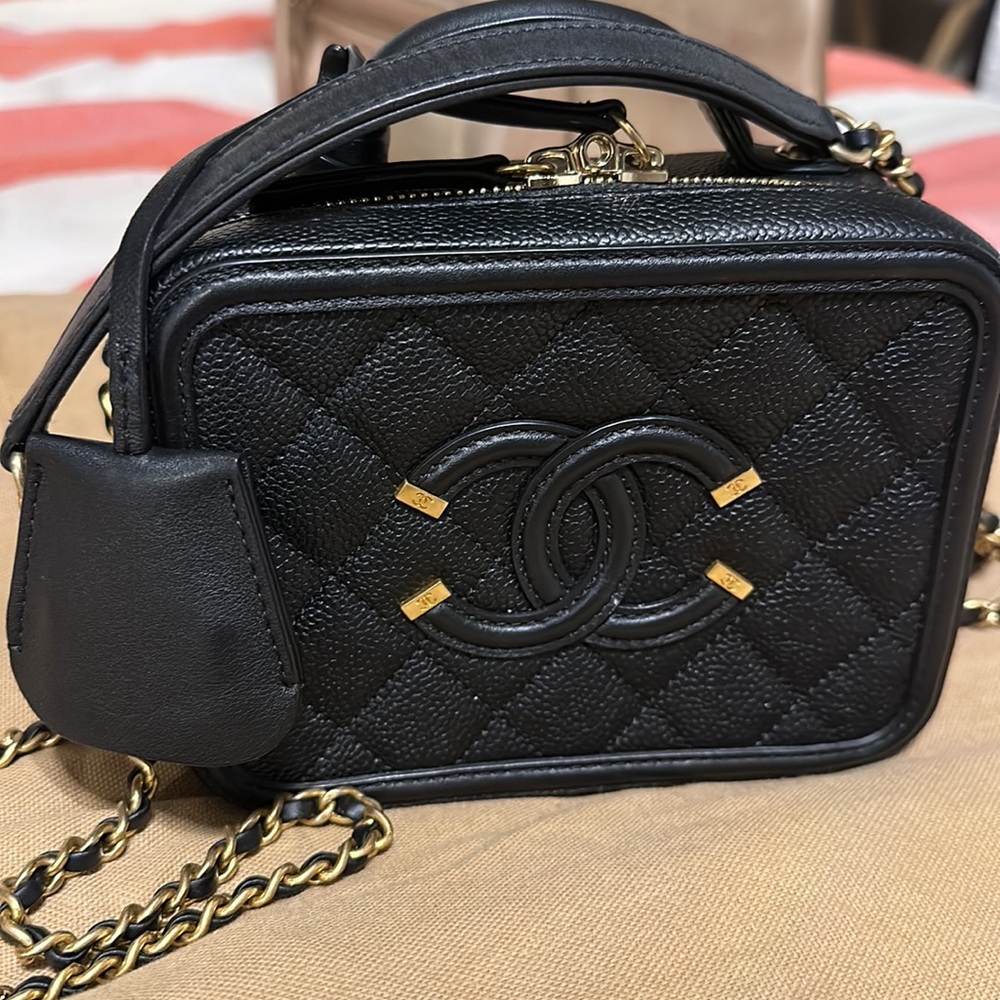 Chanel Caviar Quilted Small CC Filigree Vanity Case Black